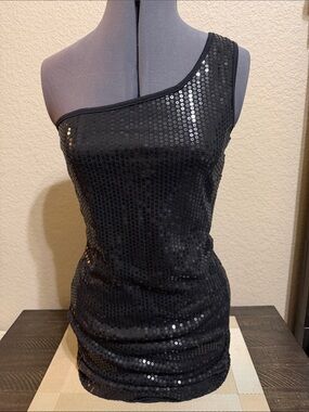 EVENT  Black One-Shoulder Sequin Dress